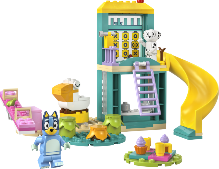 LEGO set 11201 Playground Fun with Bluey and Chloe